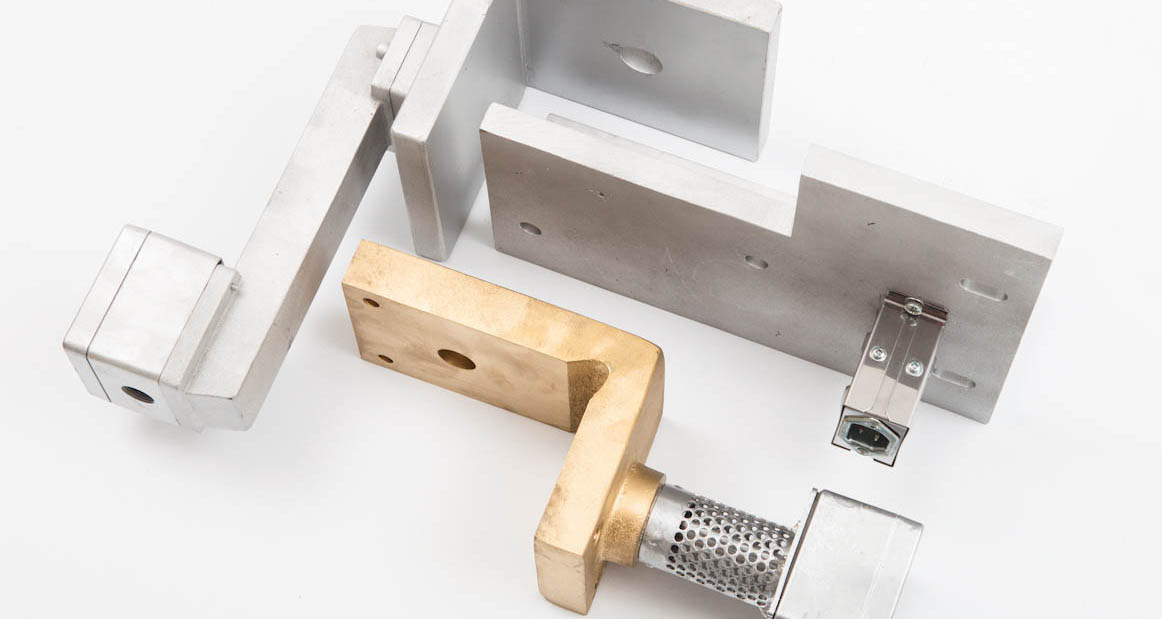 L Shaped Cast In Brass and Aluminum Heaters With European Plugs/Connectors L Shaped Cast In Brass and Aluminum Heaters With European Plugs/Connectors